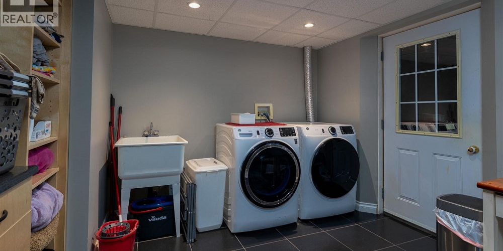 1920 LAUREL STREET Terrace Photo 29 1920 LAUREL STREET Terrace Photo 29